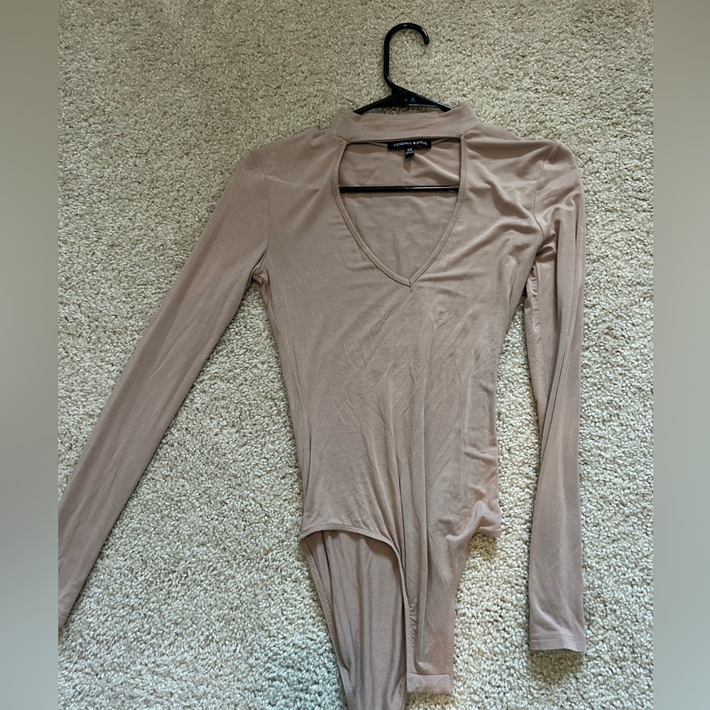 Kendall & Kylie Tan Long Sleeve Bodysuit w/ Cutout